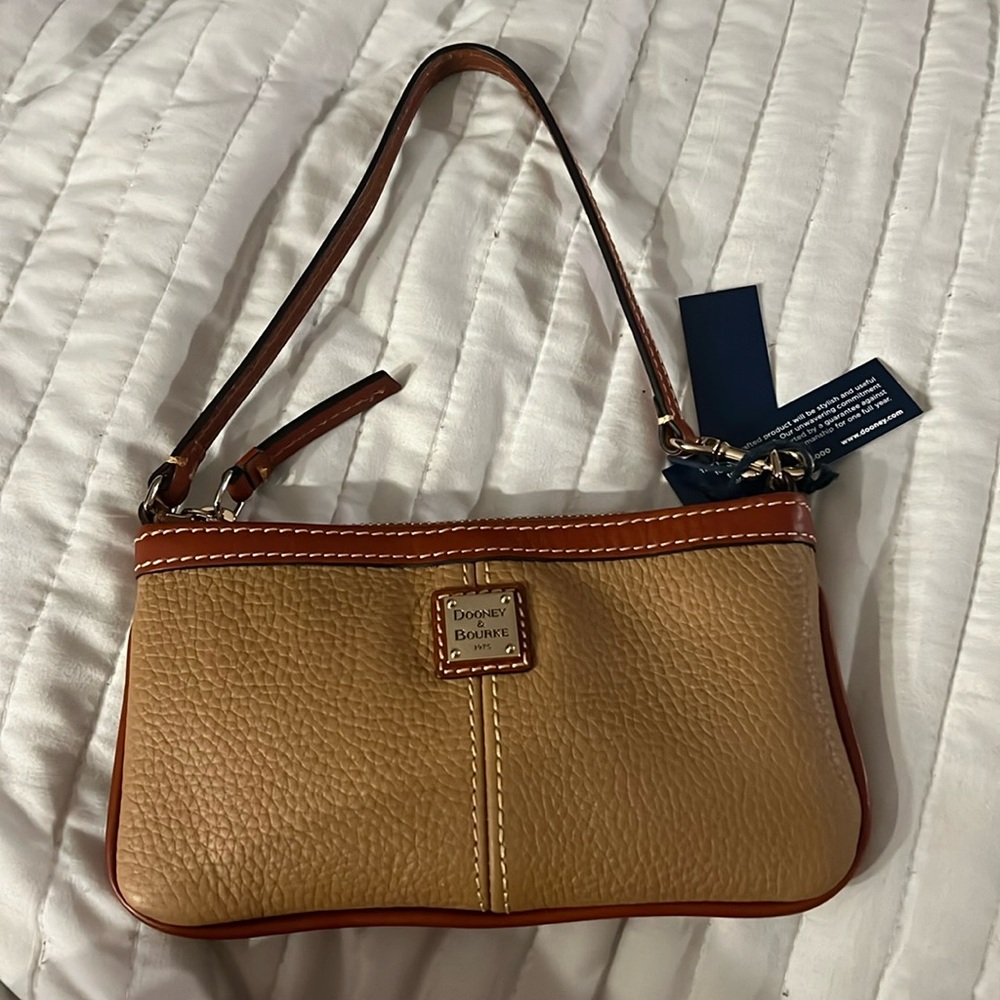 Dooney & Bourke Desert Large Slim Wristlet NWT